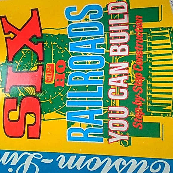 π Set of 4 Trains/Railroad/Model Railroader Magazines VNVC - Picture 4 of 16